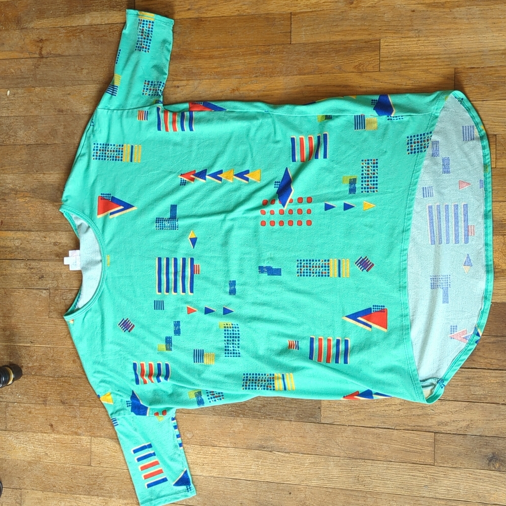LulaRoe Retro '80s vintage tunic top